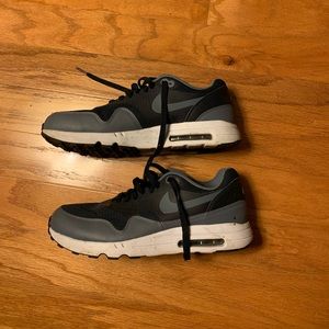 Men’s Nike Air Max 1 size 9.5